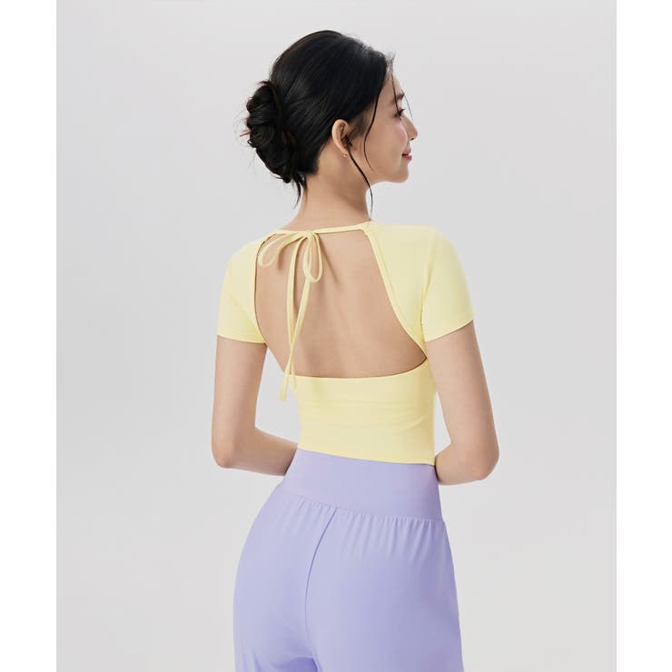 イエロー | ヨガウェア トップス カップ付き バックオープン 半袖 | OSYAREVO