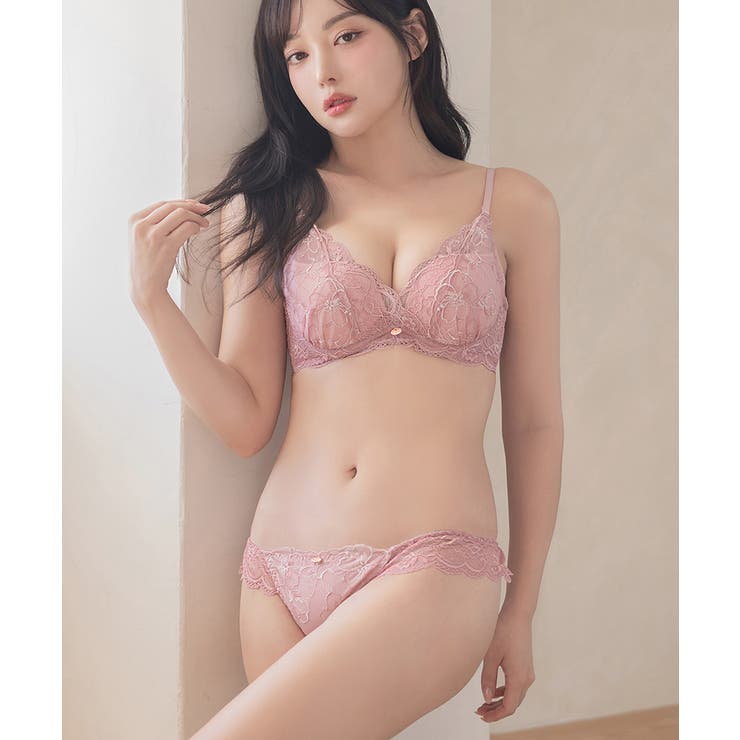 ピンク
