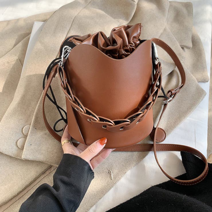 【新品タグ付き】russetバケツ型巾着ショルダーバッグ 新品タグ付き】russetバケツ型巾着ショルダーバッグ