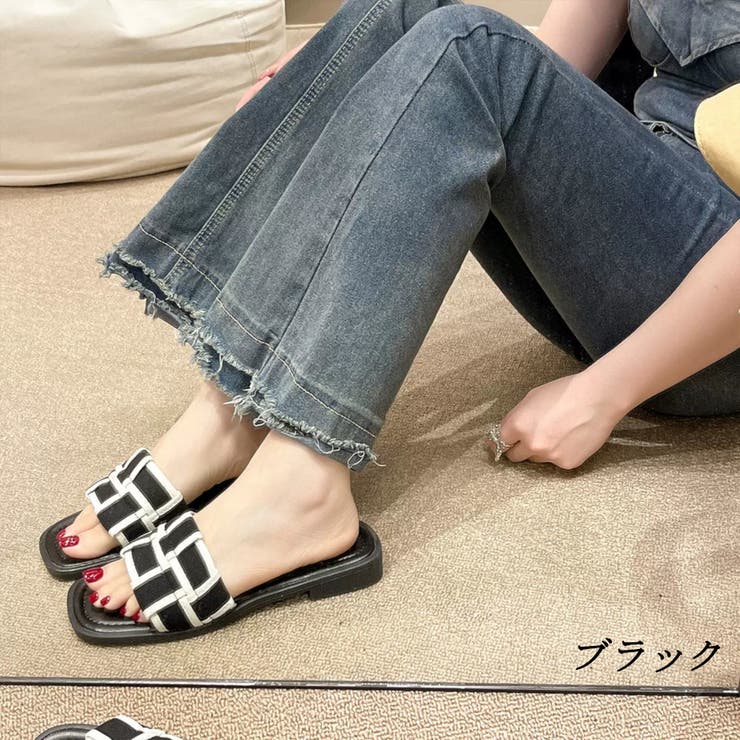 ブラック