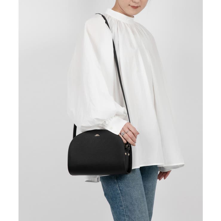 【楽天スーパーSALE★42%OFF】アーペーセーA.P.Cショルダーバッグレディースバック肩掛けレザーハーフムーンプレゼントキレカジ無地シンプル誕生日オシャレギフト革ポシェットミニバッグPXBJQ-F61048