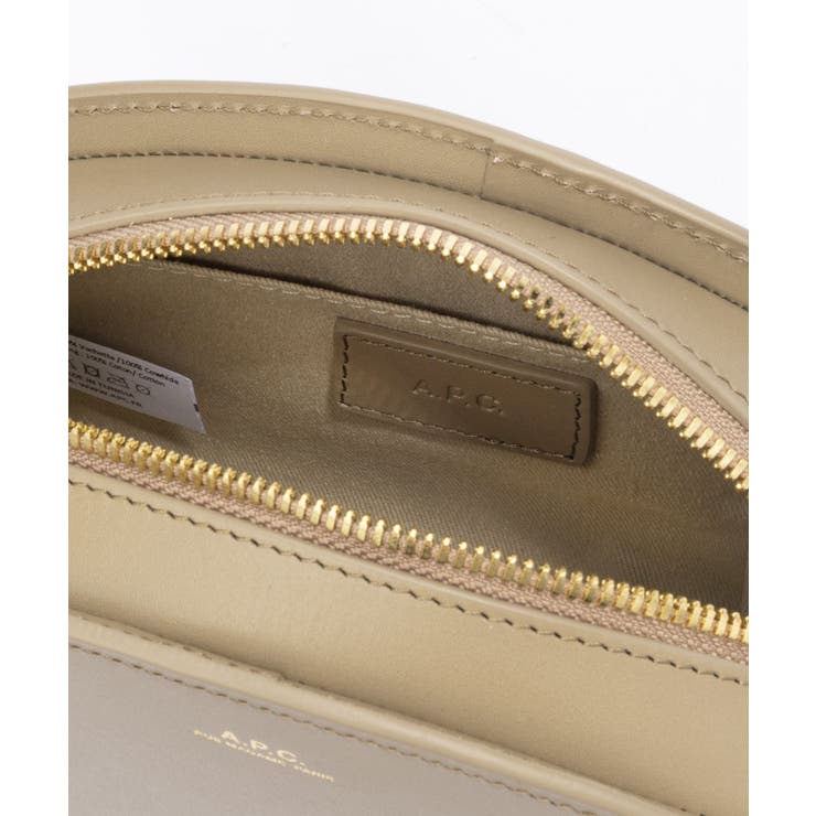 【楽天スーパーSALE★32%OFF】アーペーセーA.P.Cショルダーバッグレディースバック肩掛けレザーハーフムーンプレゼントキレカジ無地シンプル誕生日オシャレギフト革ブランドロゴミニバッグクリスマス全3色PXAWV-F61392