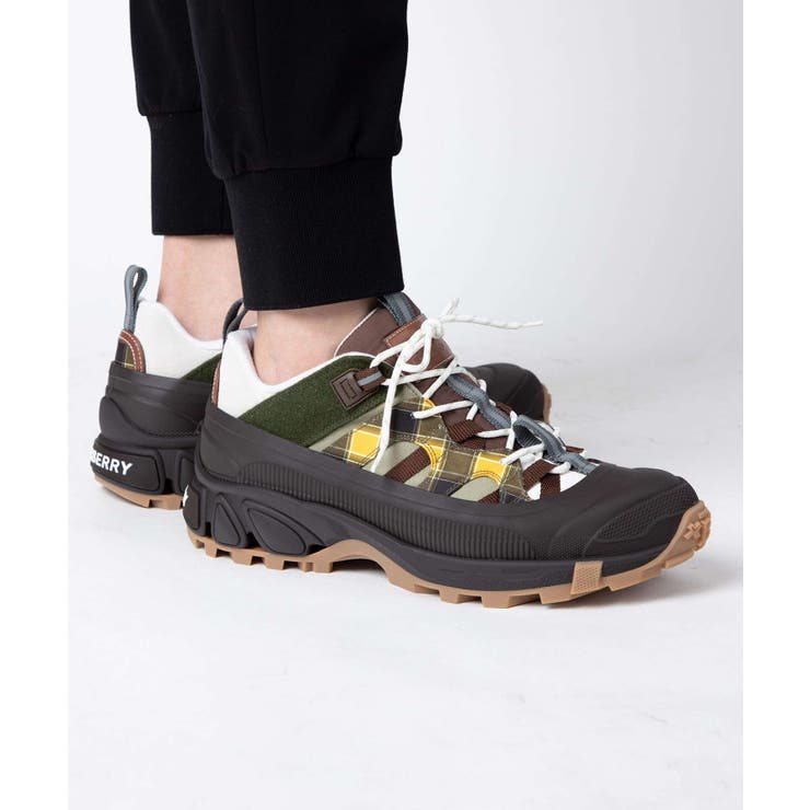 バーバリーBURBERRY8050932スニーカーメンズシューズアーサースニーカーカジュアルロートップMFARTHURMSTORYウォーキングランウェイ通勤通学ブランドおしゃれプレゼントギフトシンプル誕生日記念日贈り物A415126.5～28.5cm