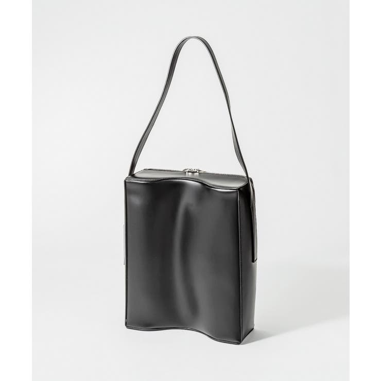 エムエム6MM6SB5WC0005P1245ショルダーバッグERGOSHOULDERBAGレディースバックメゾンマルジェラエルゴレザーショッピングバッグ斜め掛け肩掛け軽量お出掛け通勤通学旅行プレゼントギフトシンプルお祝いT8013【2022SS】ブラック
