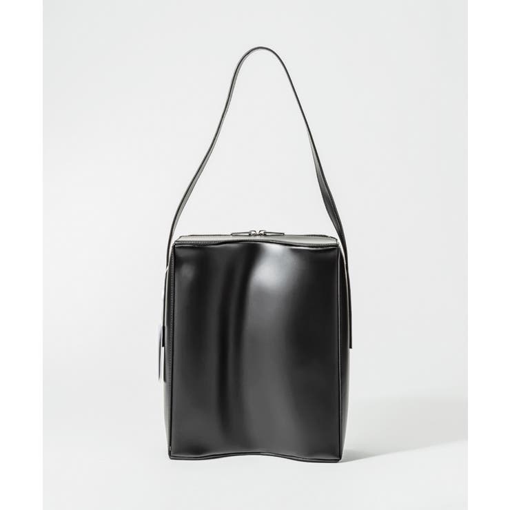 エムエム6MM6SB5WC0005P1245ショルダーバッグERGOSHOULDERBAGレディースバックメゾンマルジェラエルゴレザーショッピングバッグ斜め掛け肩掛け軽量お出掛け通勤通学旅行プレゼントギフトシンプルお祝いT8013【2022SS】ブラック