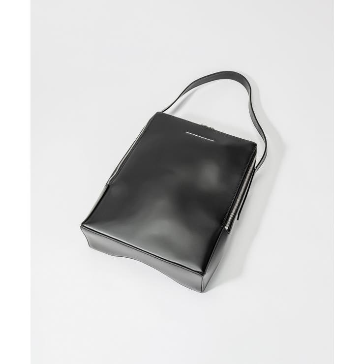 エムエム6MM6SB5WC0005P1245ショルダーバッグERGOSHOULDERBAGレディースバックメゾンマルジェラエルゴレザーショッピングバッグ斜め掛け肩掛け軽量お出掛け通勤通学旅行プレゼントギフトシンプルお祝いT8013【2022SS】ブラック