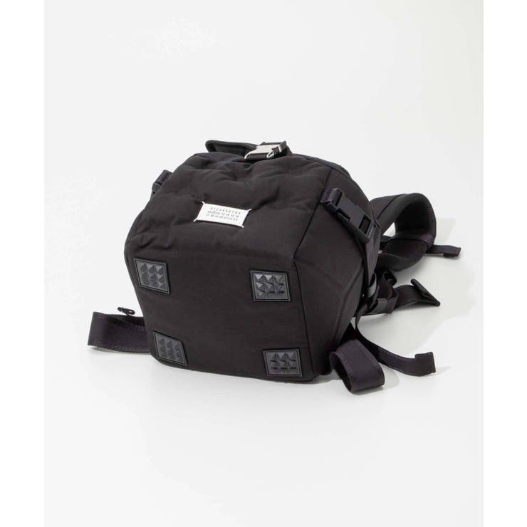 メゾンマルジェラMAISONMARGIELASB2WA0003P1511バックパックメンズレディースバッググラムスラムスポーツキッシュスモールデイパックリュックサックお出かけレザープレゼントギフトナンバーロゴ通勤通学ブラックGLAMSLAMSPORTBACKPACKSMALL