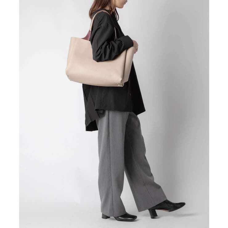 トッズTOD'SXBWAPAF9300QRIトートバッグレディースバッグハンドバッグレザーチャーム付き手提げミディアムバッグブランドロゴ通勤旅行おしゃれプレゼントギフト贈り物シンプル誕生日記念お祝いトープダークブラウン