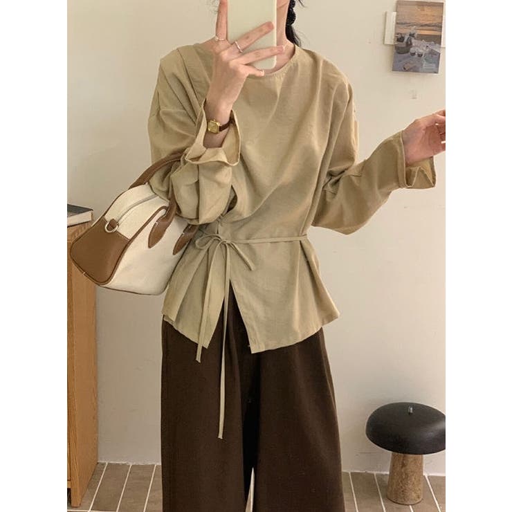 ベージュ | クルーネックボタン付きベルト付き無地トップス | Ulysses