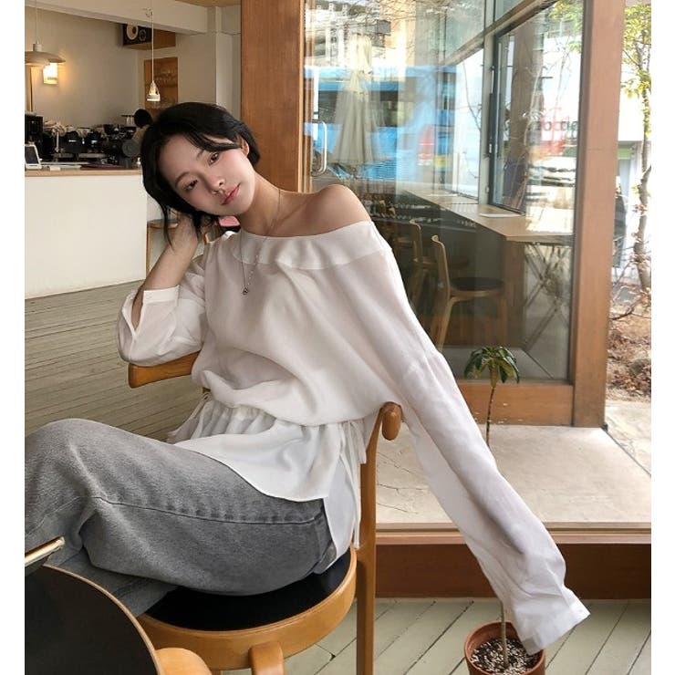 ホワイト | オフショルダー長袖リボン付き無地トップス | Ulysses