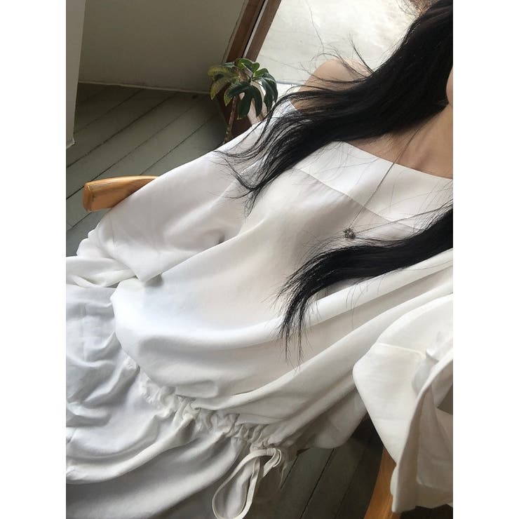 オフショルダー長袖リボン付き無地トップス | Ulysses | 詳細画像1 