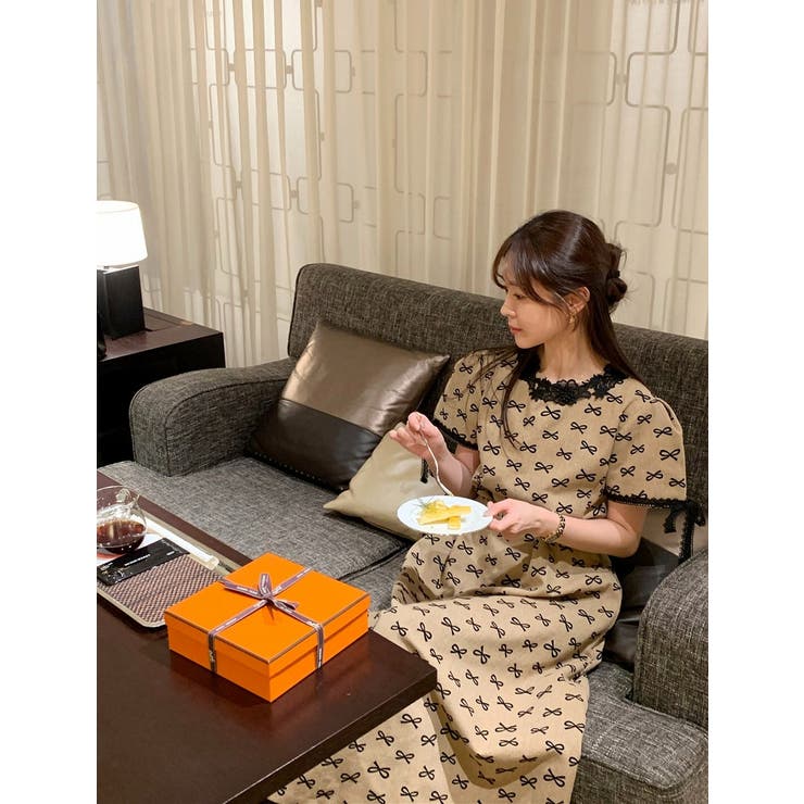 レース付きクルーネック半袖ベルト付きワンピース | Ulysses | 詳細画像1 