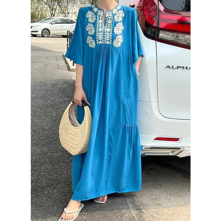ブルー | 刺繍半袖ロングVネックワンピース | Ulysses