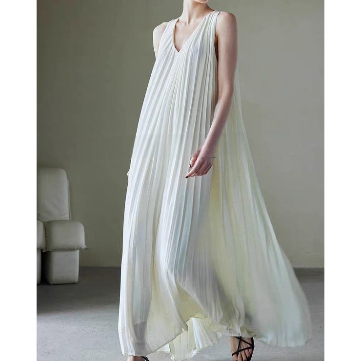 ホワイト | 袖なしVネックプリーツワンピース | Ulysses