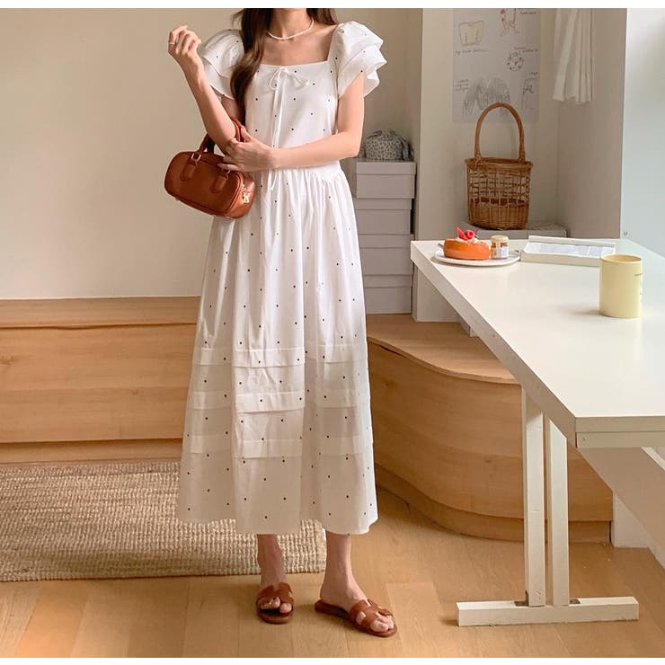 ホワイト | リボンスクエアネックラインドット柄ワンピース | Ulysses