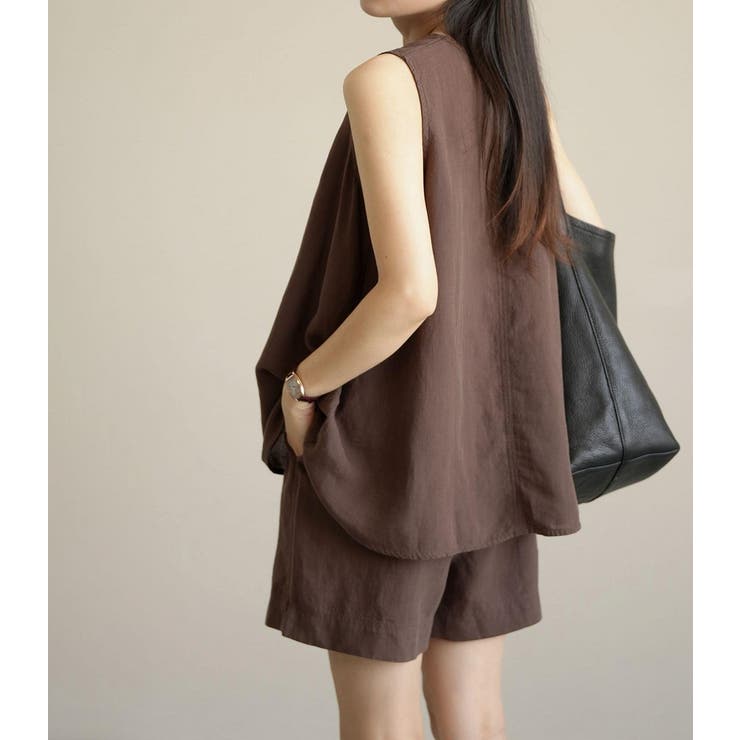 袖なしVネックトップスショートパンツセットアップ[品番
