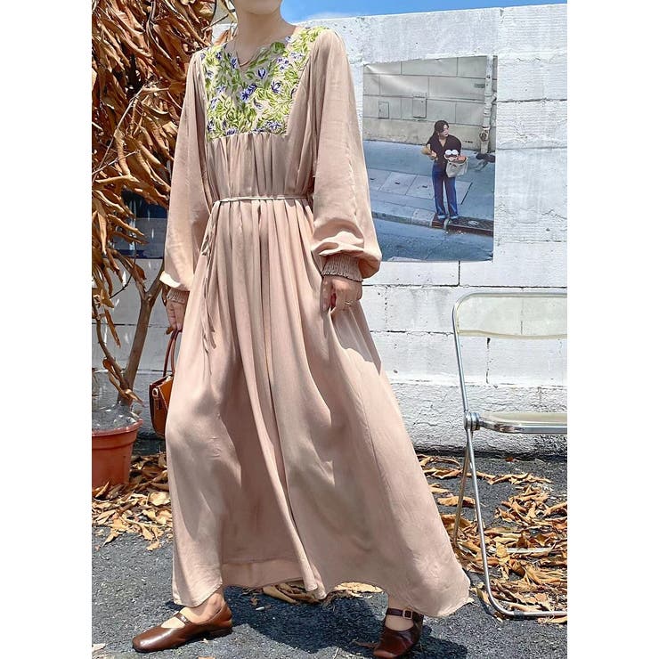 モカ | リボン刺繍長袖ワンピース | Ulysses