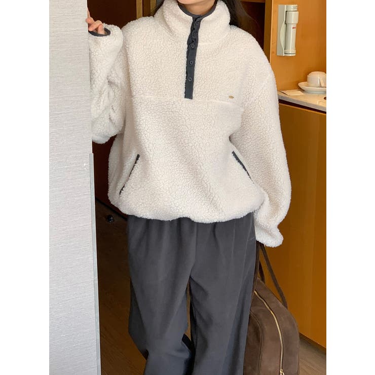 ベージュ | スワンネック羊羔毛ジャケット | Ulysses