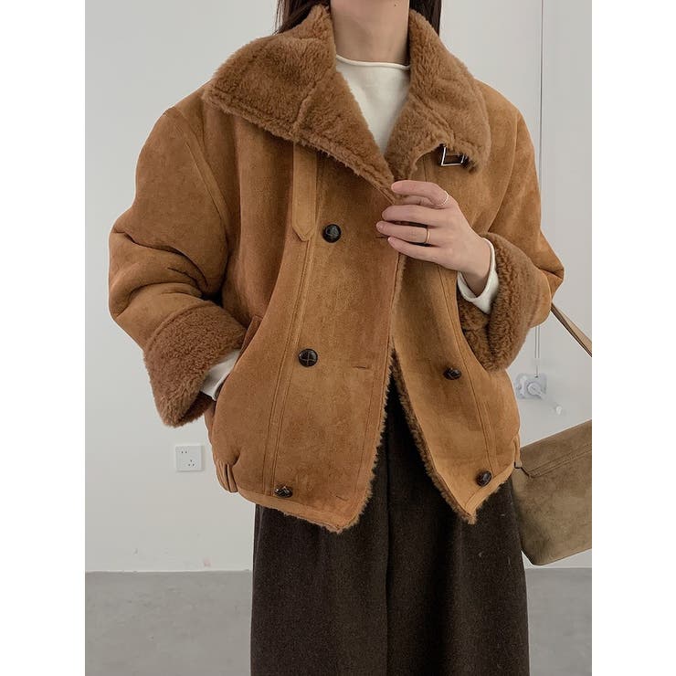 キャメル | ショートダブルブレスト鹿の毛皮の綿毛ジャケット | Ulysses