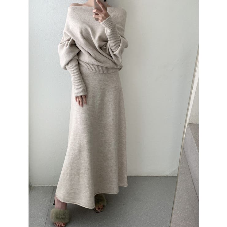 ベージュ | ニットオフショルダートップススカートセットアップ | Ulysses