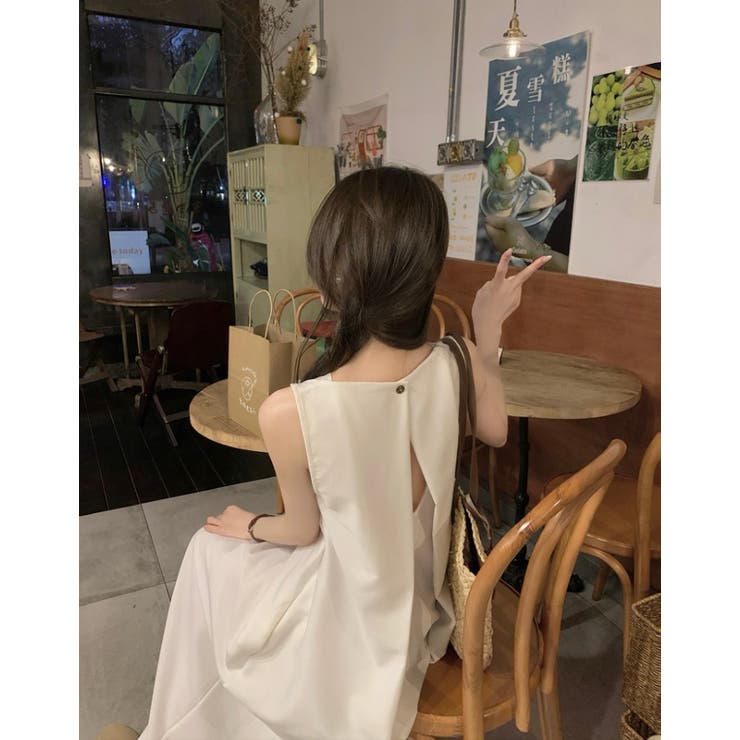 バック中空クルーネック袖なしワンピース | Ulysses | 詳細画像5 