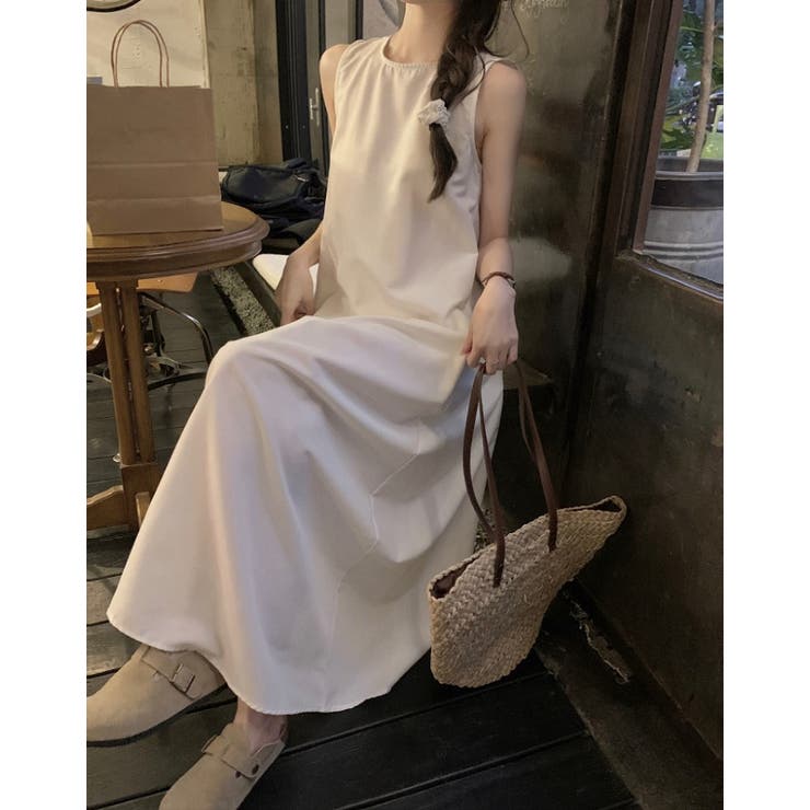 バック中空クルーネック袖なしワンピース | Ulysses | 詳細画像6 