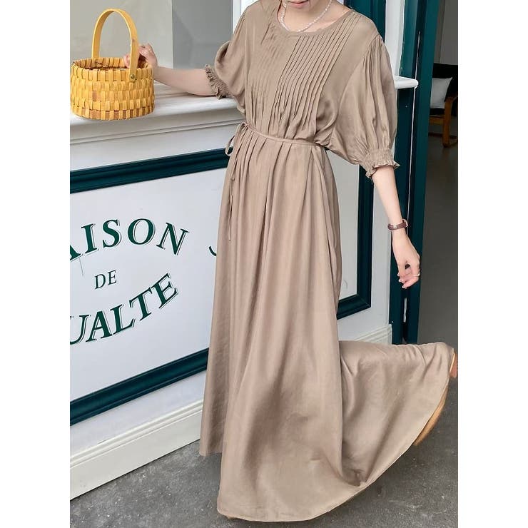 モカ | クルーネックプリーツクルーネックワンピース | Ulysses