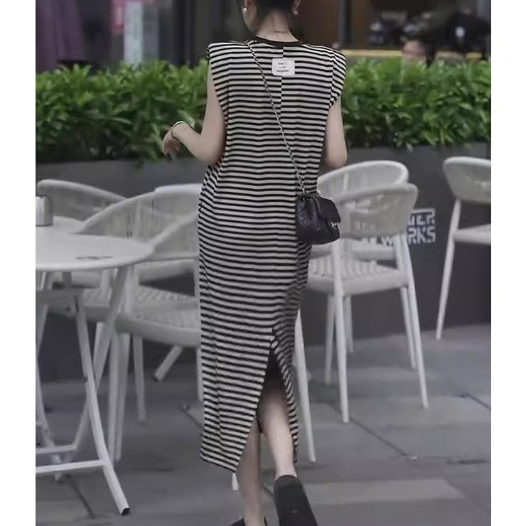 バックスリットボーダー柄クルーネック袖なしワンピース | Ulysses | 詳細画像4 