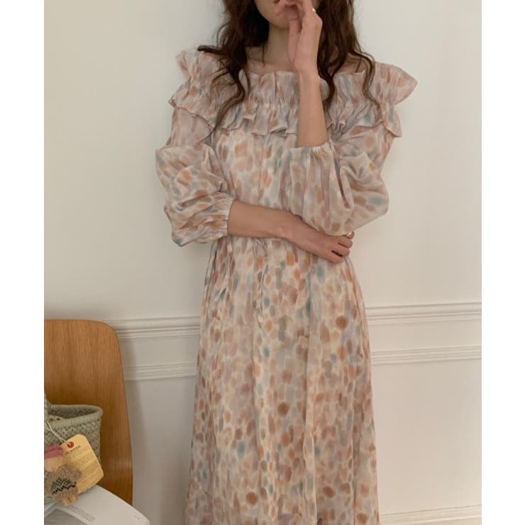 ベージュ | ボートネックフリル長袖ワンピース | Ulysses