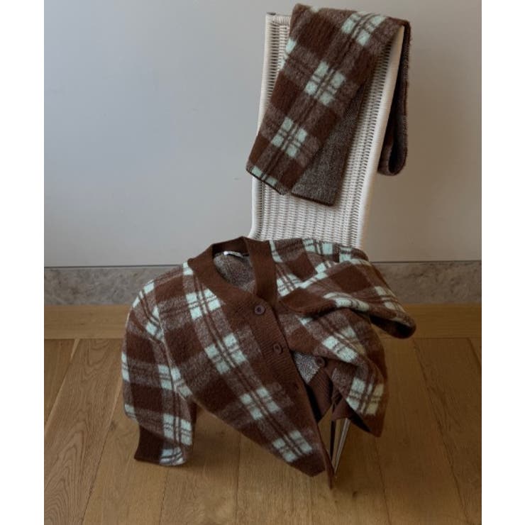 チェック柄ボタンでニットセーター+マフラー | Ulysses | 詳細画像3 