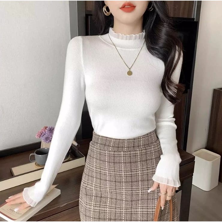 ホワイト | ハイネックチュール付き無地ニットトップス | Ulysses