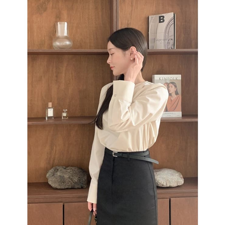 イレギュラーネックボタン付き無地トップス | Ulysses | 詳細画像4 