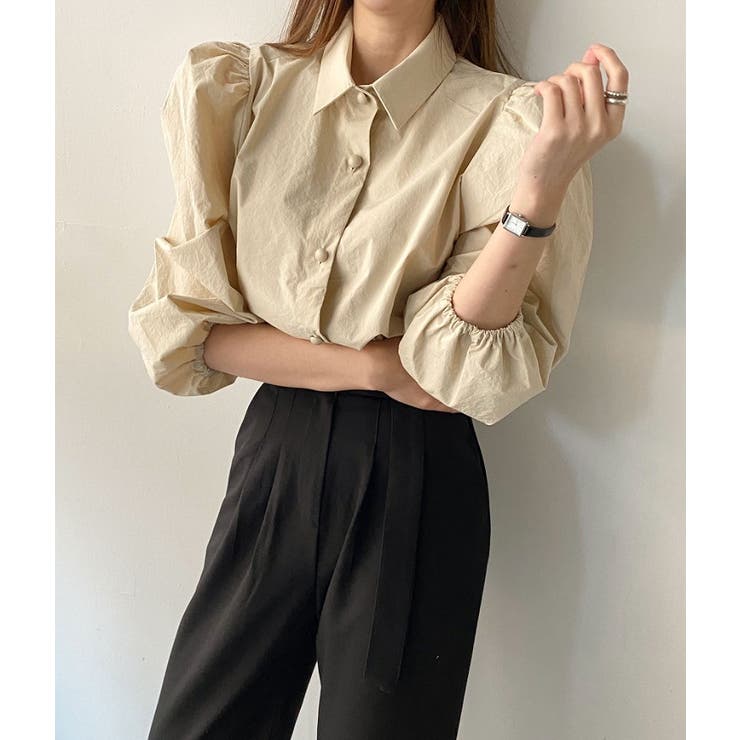 ベージュ | 襟付きシングルブレストパフスリーブ無地シャツ | Ulysses