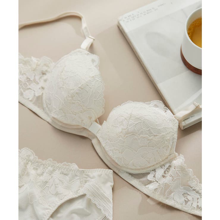 ベージュ | リボンブラレース 胸もとフィットながもち～動いても、キレイはつづく～ 3 | une nana cool