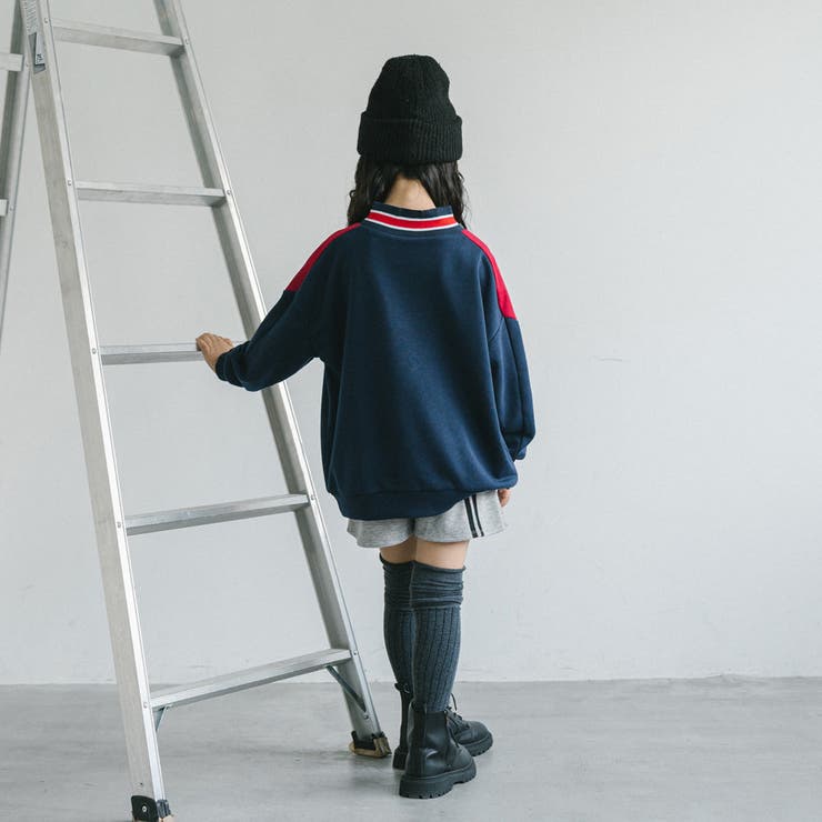 【U.TRACK/ユードットトラック】オーバーサイズVネックロゴトップス | URBAN CHERRY | 詳細画像8 