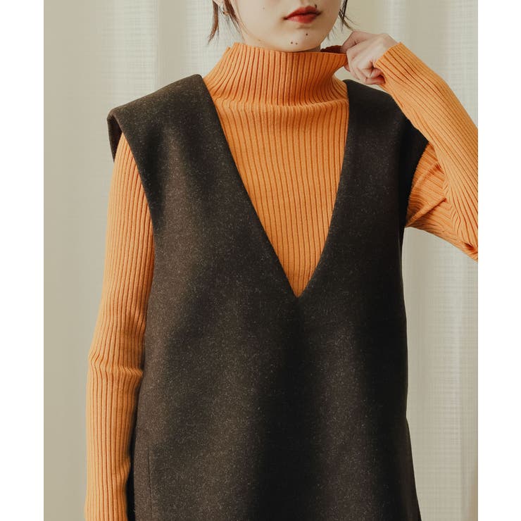 【KiiRA】RIB KNIT PLUNGING PULLOVER アイボリー