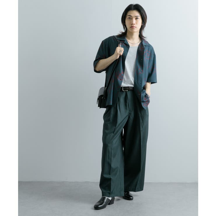 ブラックモチーフフラワーショートスリーブシャツ[品番