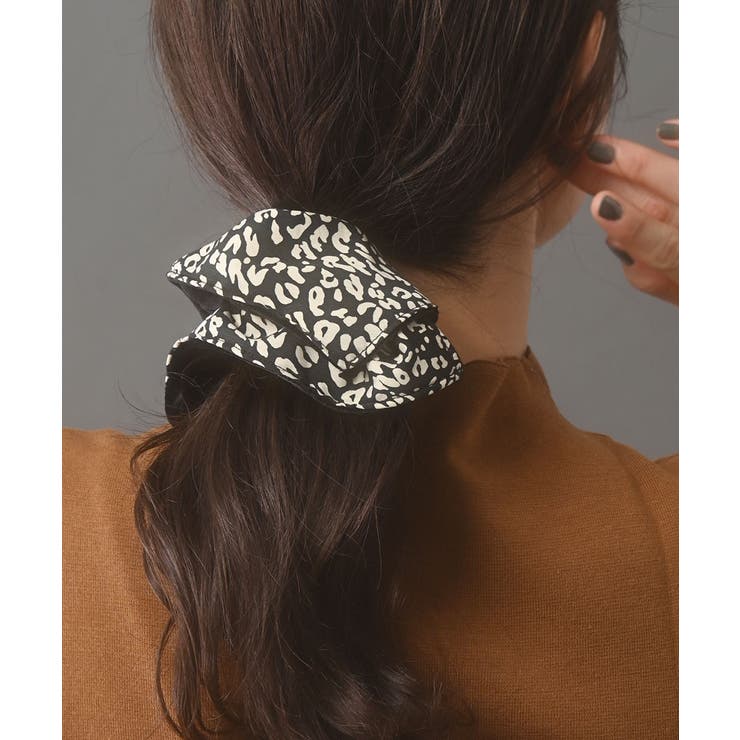 ブラック | スクエアシュシュ レオパード柄 ベロア | VINGTAINE