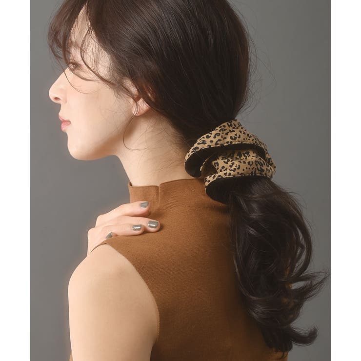 ベージュ | スクエアシュシュ レオパード柄 ベロア | VINGTAINE