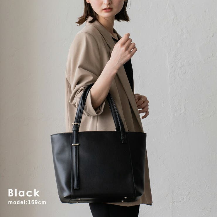 ブラック | ベルトハンドルアシンメトリートートバッグ | Vita Felice