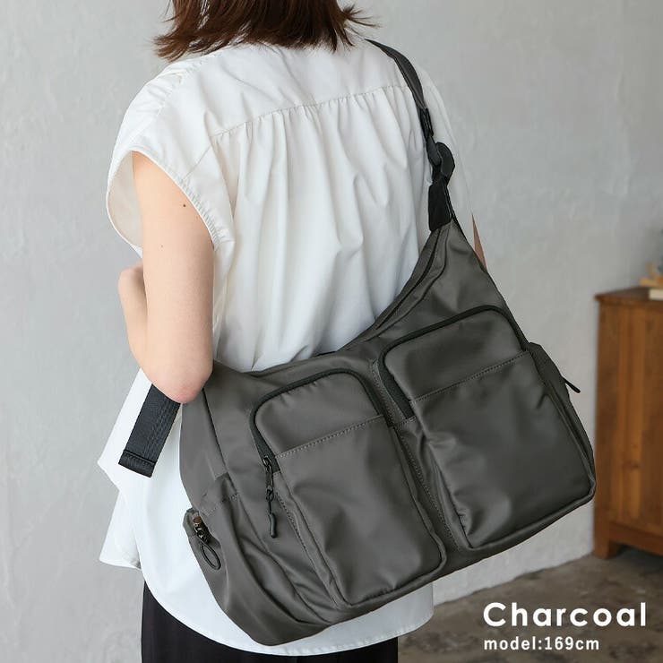 チャコール | 【13ポケット】ナイロンショルダーバッグ | Vita Felice