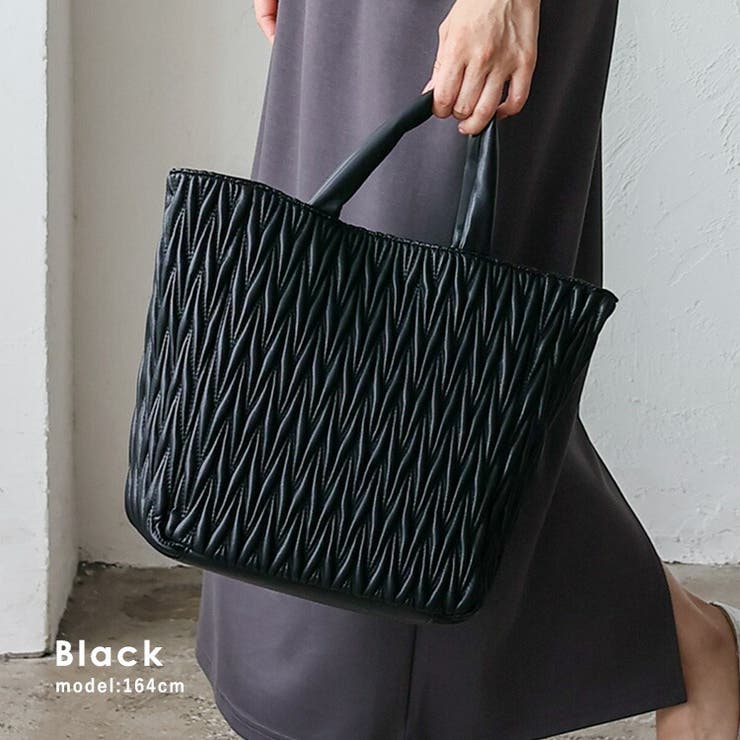 ブラック | V字キルティング2wayトートバッグ | Vita Felice