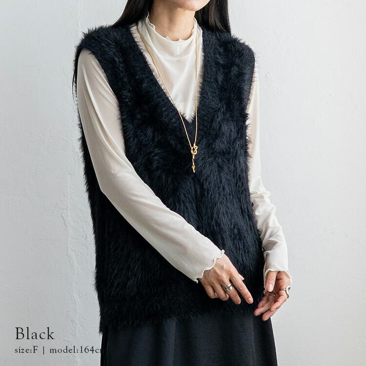 ブラック | フェザーヤーンVネックニットベスト | Vita Felice