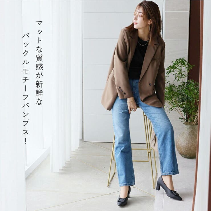 スクエアトゥデザインヒールバックルモチーフパンプス[品番