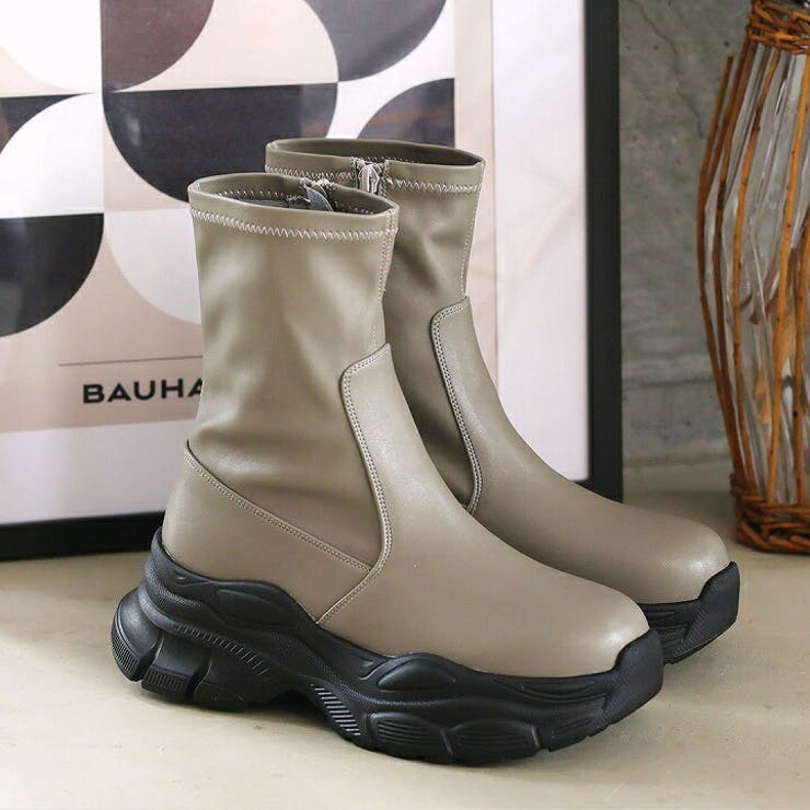 最新入荷 PRADA コレクションライン 白 サイドゴアブーツ 良き 靴
