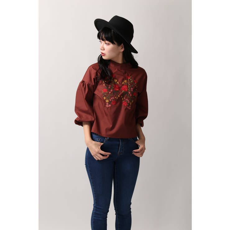 フラワー刺繍襟ブラウス | outlet | axes femme online shop