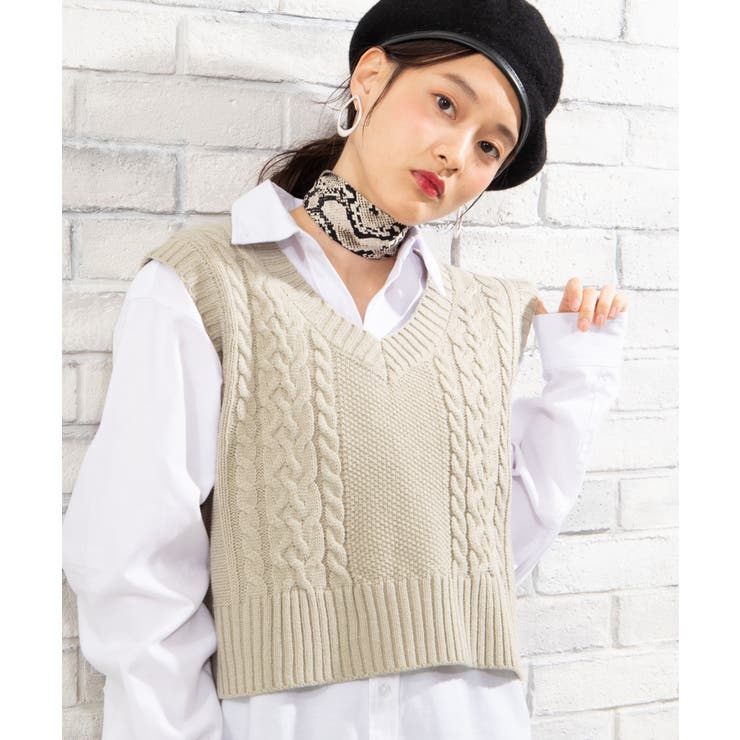 【完売商品】charol ポップコーンケーブルニットベスト 完売商品】charol ポップコーンケーブルニットベスト 完売商品