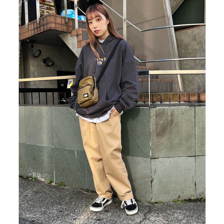 ヘビーウエイト グラフィティロゴBIGプルパーカ[品番