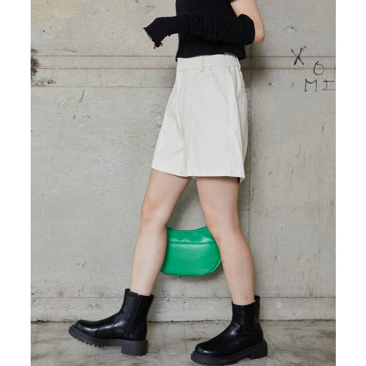 フェイクレザーピンタックショートパンツ 韓国 韓国ファッション[品番