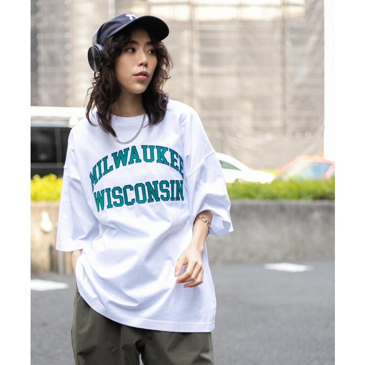 ホワイト | アクセ付きグラフィックTシャツ メンズ レディース | WEGO【WOMEN】